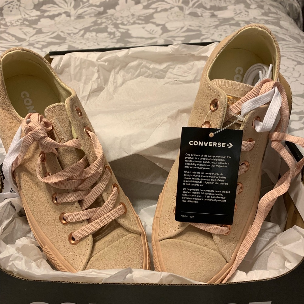 Women’s Suede Converse